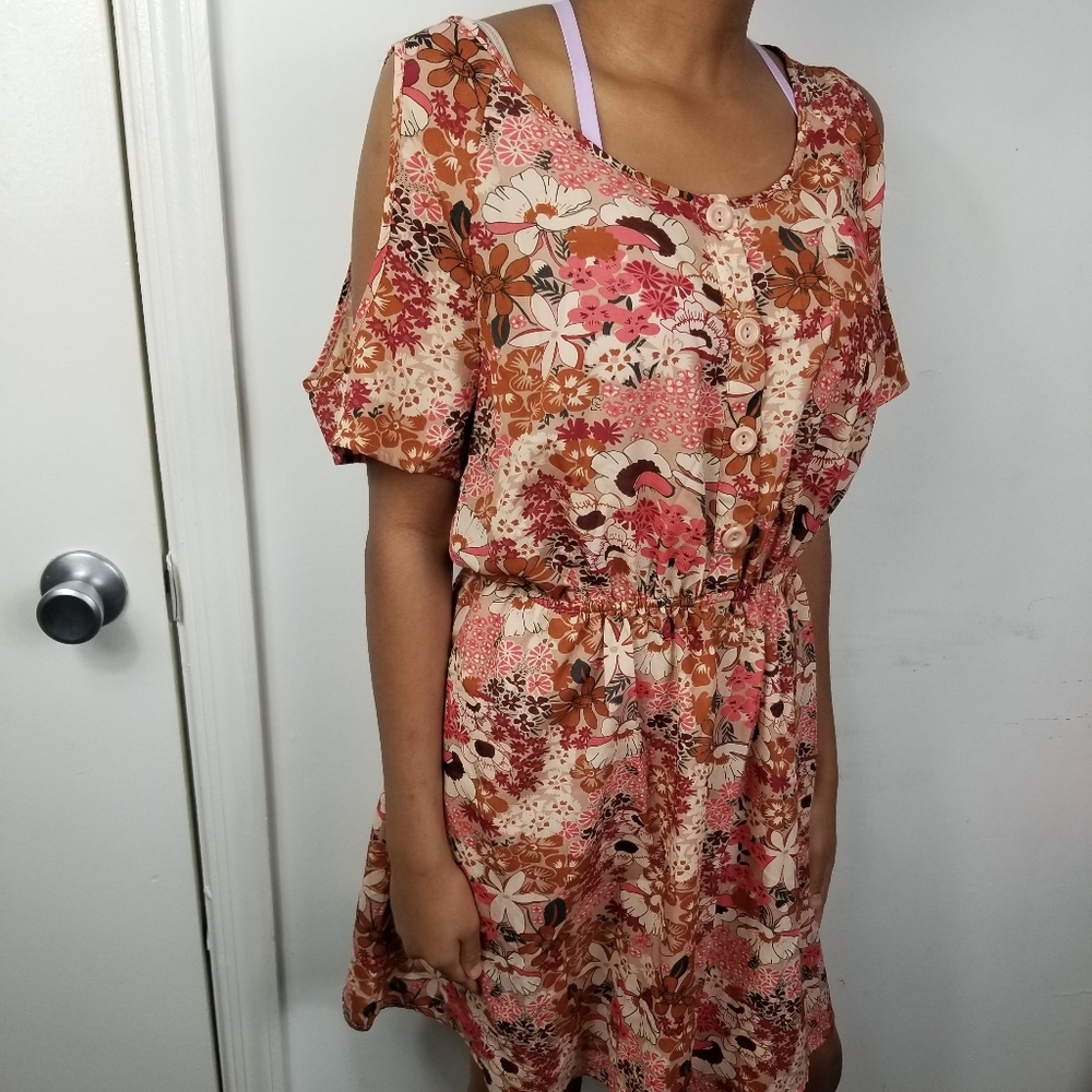 Dress - Picture 2 of 4